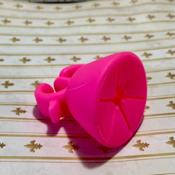 🍀 3/$15 Sassy+Chic Nail Grooming Bundle w/ Convenient Nail Polish Holder - Picture 4 of 6